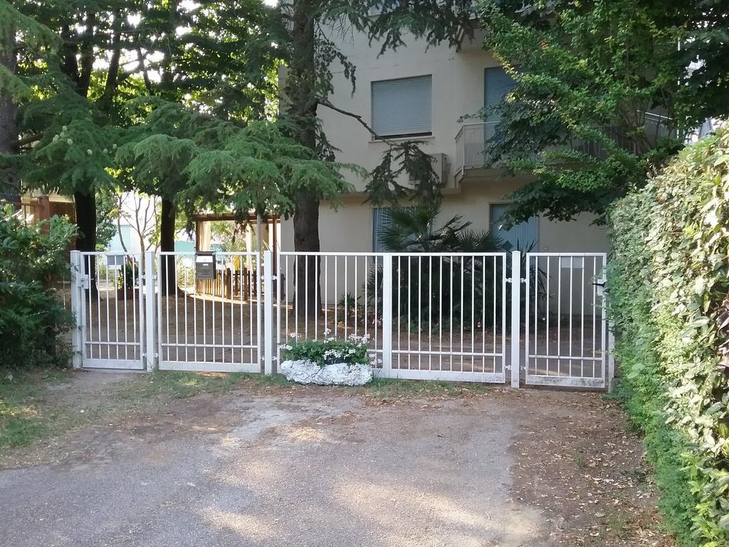 Casa Marialuigia - Appartamenti Solo Per Famiglie Lido di Jesolo Eksteriør bilde