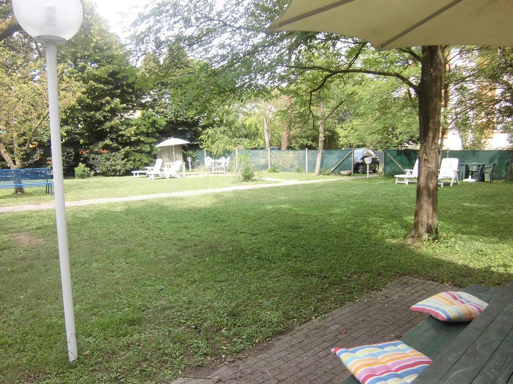 Casa Marialuigia - Appartamenti Solo Per Famiglie Lido di Jesolo Eksteriør bilde
